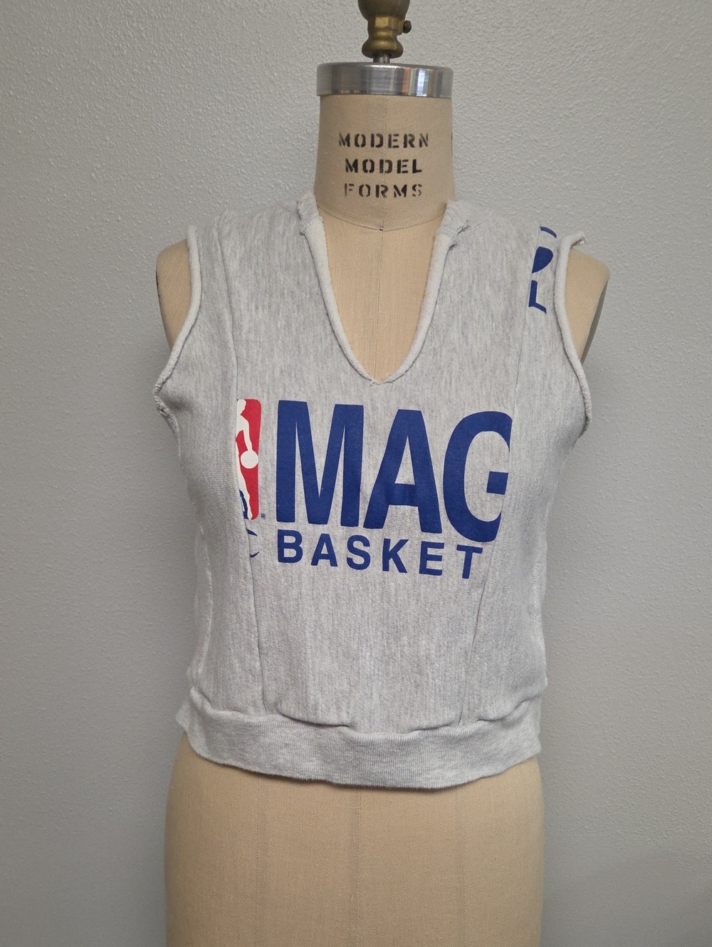 Re/Done Gray & Blue MAG Basketball Cropped Tank